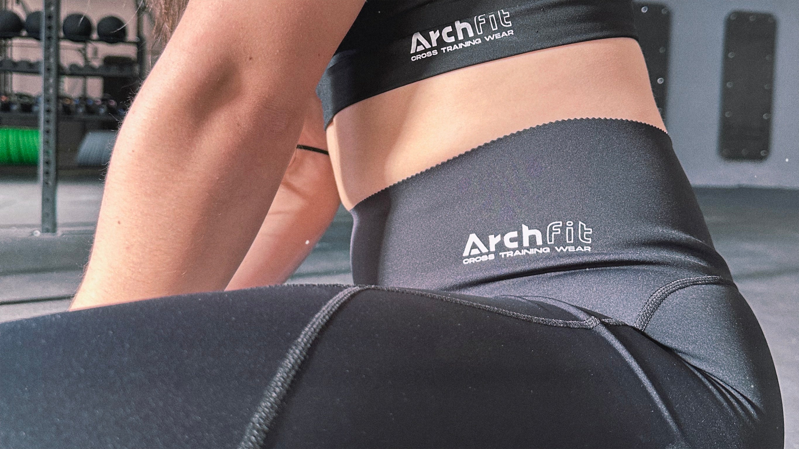 MALLAS Y PANTALONES CORTOS